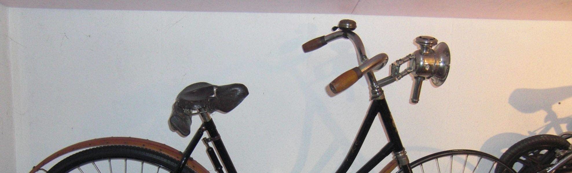 3-1976x599